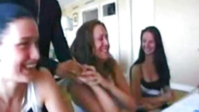 בייב ואחיה החורג החדש משתובבים ליד סרטי סקס חינם ישראלים הבריכה שלהם